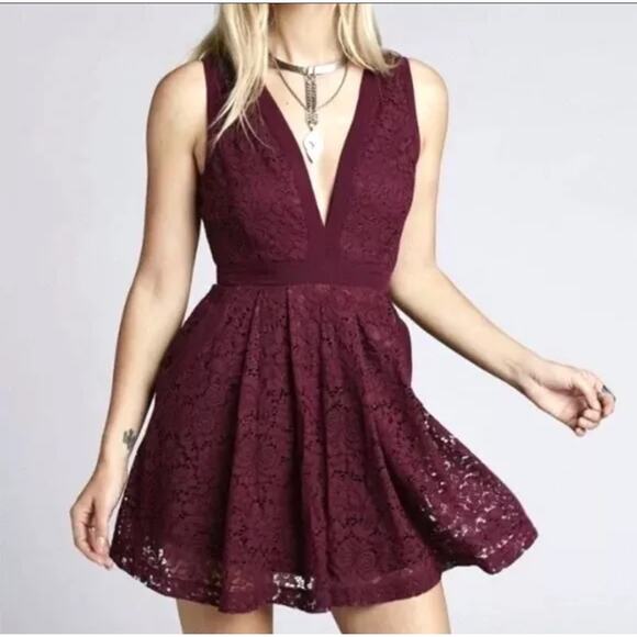 Free People Lovely In Lace Berry Fit & Flare Cut‎ Out Back Dress XS - Picture 2 of 6